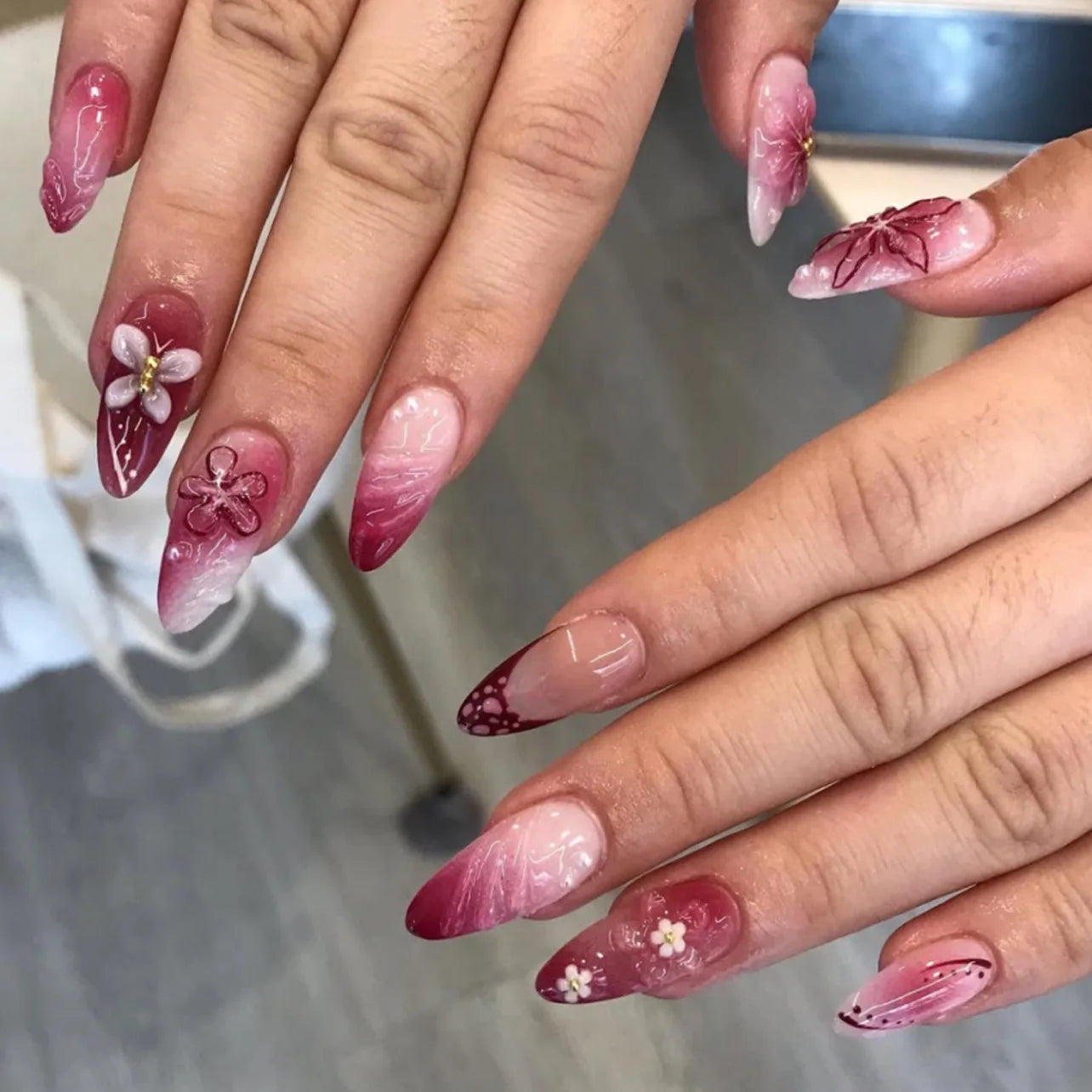 24pcs White Flower Fake Nail Yellow Pink Blush Almond Shaped Press on Nails