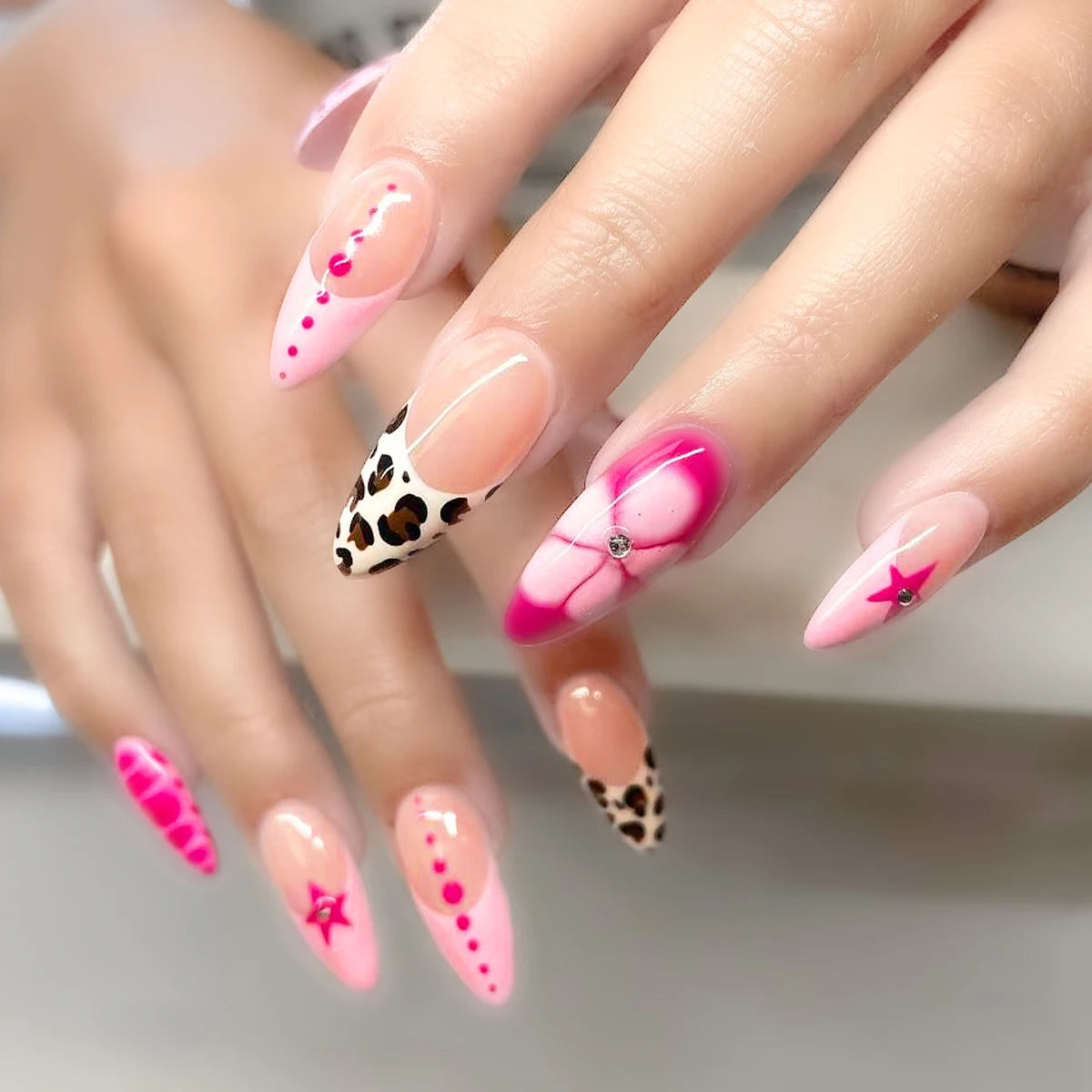 24Pcs Pink French Style Fake Nails 3D Bow Designs Short Square Press on Nails