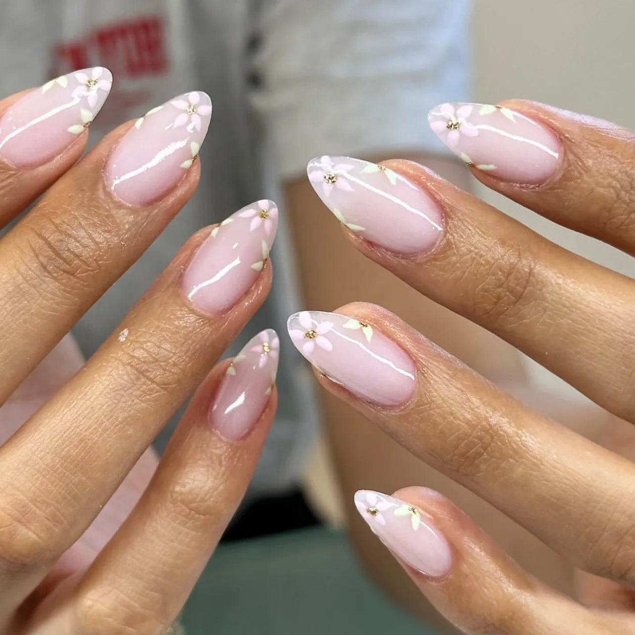 24pcs White Flower Fake Nail Yellow Pink Blush Almond Shaped Press on Nails