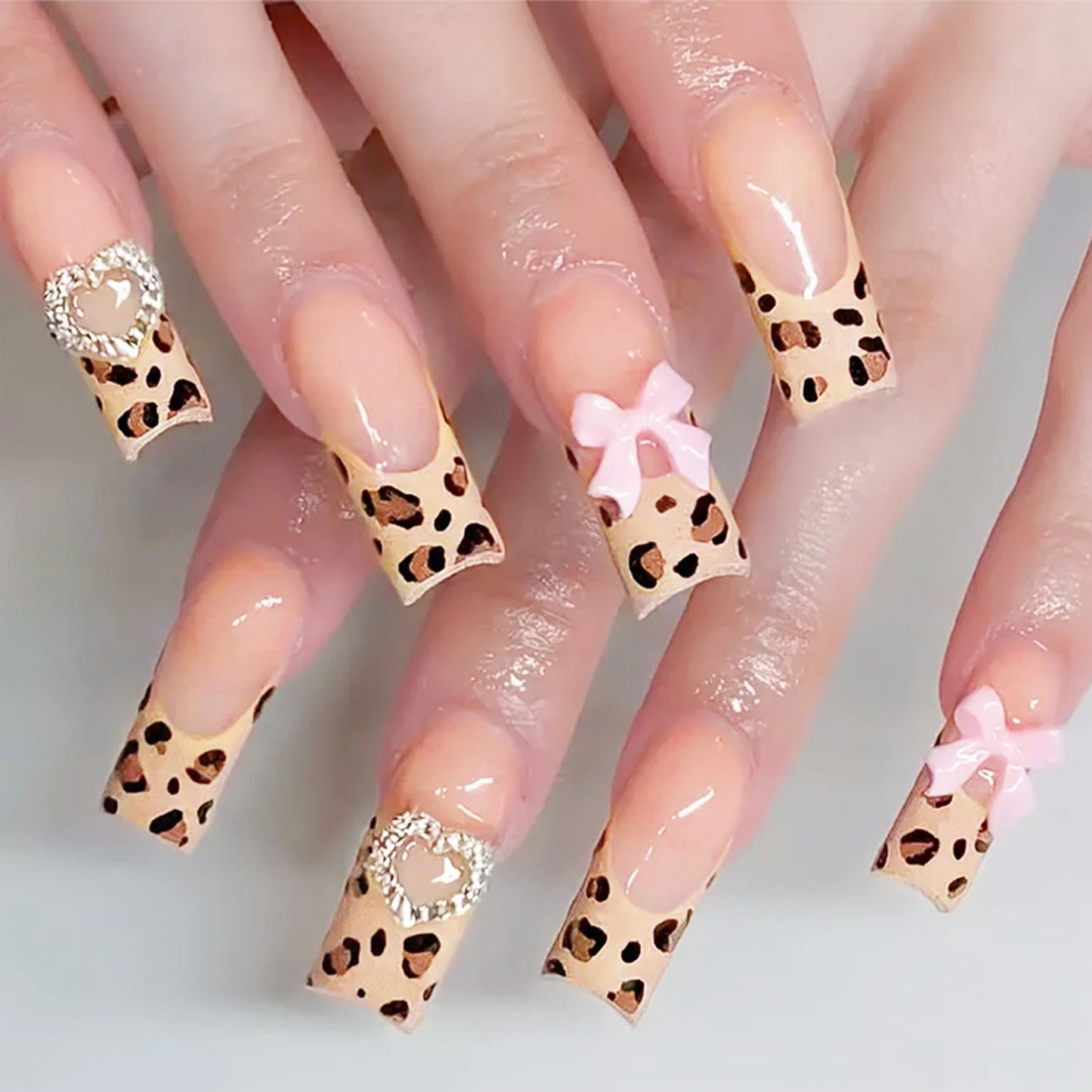 24Pcs Pink French Style Fake Nails 3D Bow Designs Short Square Press on Nails